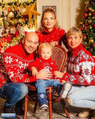 Андрей Черкасов - Этими замечательными семейными фотографиями я заверш