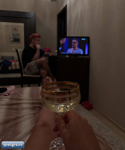 Максим Моргенштерн работает таксистом