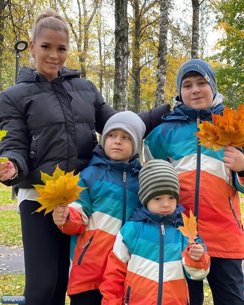 Юля Салибекова оправдывается за то что ее дети обматерили Тиграна