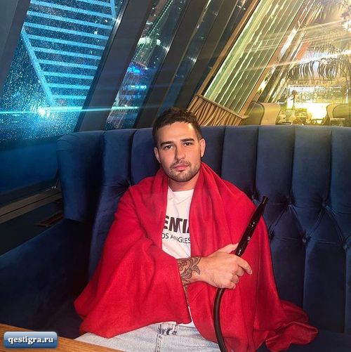 Захар Саленко снял квартиру в Москве за 200т