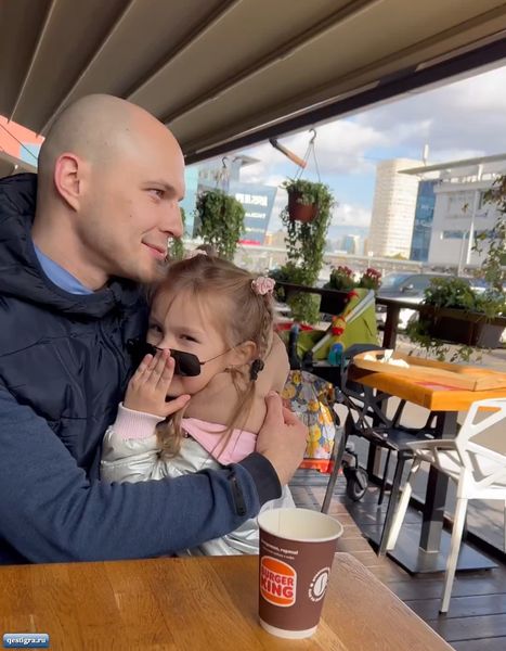 Илья Григоренко забрал дочь на неделю