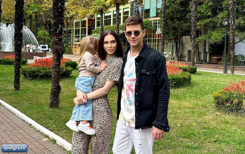Яна Шевцова и Мария Петрова устроили разборки из-за Димы Дмитренко Яна Шевцова и Мария Петрова устроили разборки из-за Димы Дмитренко
