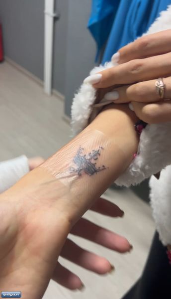 Аня Самонина сделала тату с первой буквой имени Макса