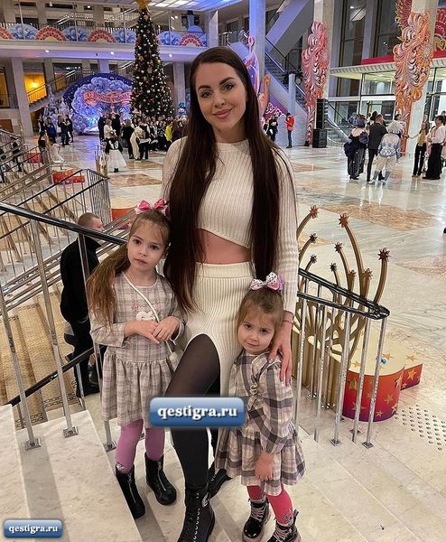 Ольга Рапунцель провела Новогодние праздники с дочками