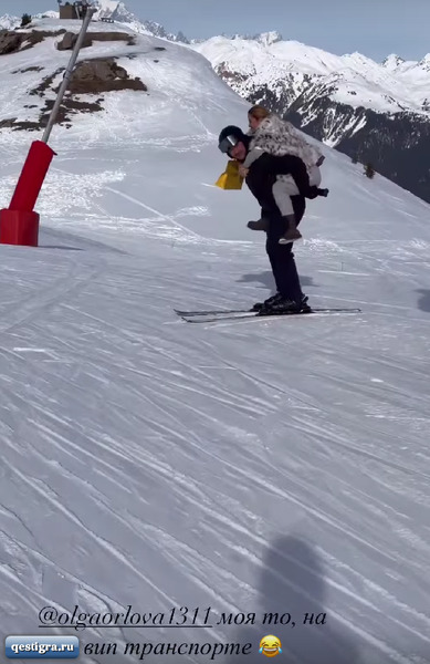 Ксения Бородина ушибла голову, катаясь на лыжах