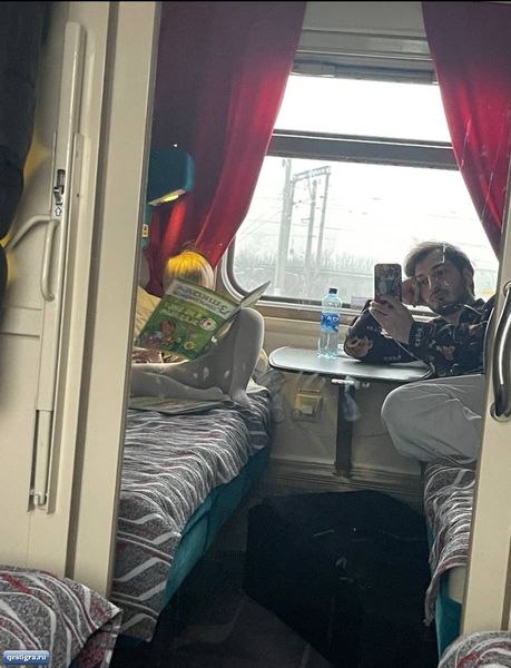 Иосиф Оганесян едет с сыном в поезде и недоволен обслуживанием