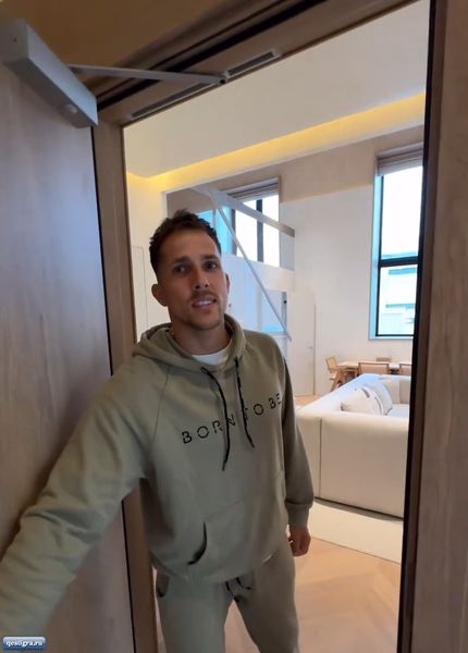 Фёдор Стрелков и Анита Кобелева приехали на отдых в Питер