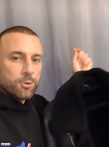 Алексей Адеев продаёт свою дублёнку