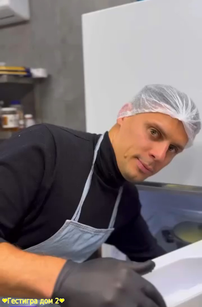 Иван Барзиков сам печёт торты в своем ресторане