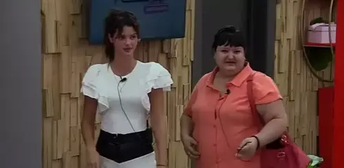 Анна Самонина поссорилась с мамой из-за воспитания дочки Анджелины