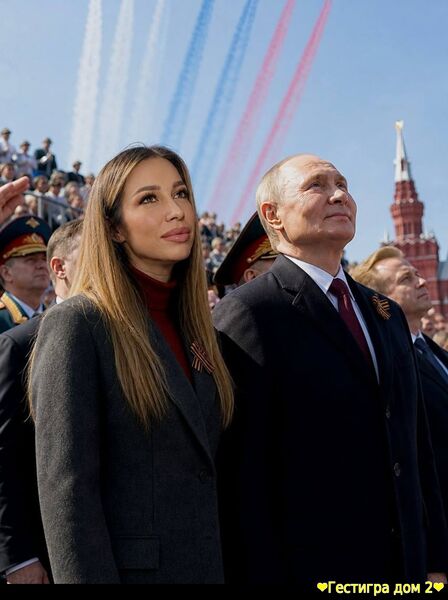 Надежда Ермакова сделала себе фото в нейросетях с Путиным
