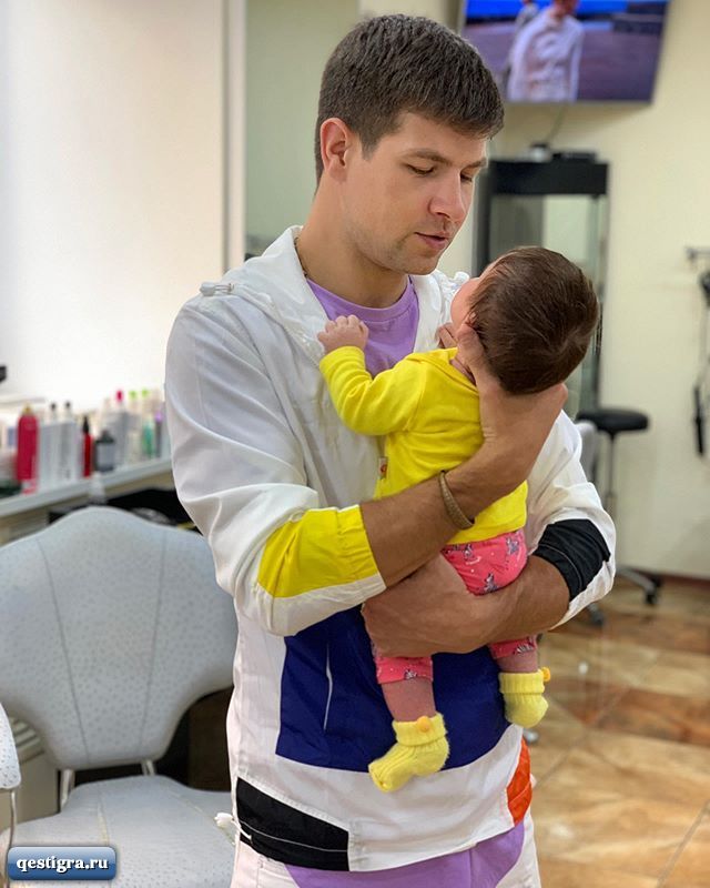 Дмитрий Дмитренко с младшей дочерью